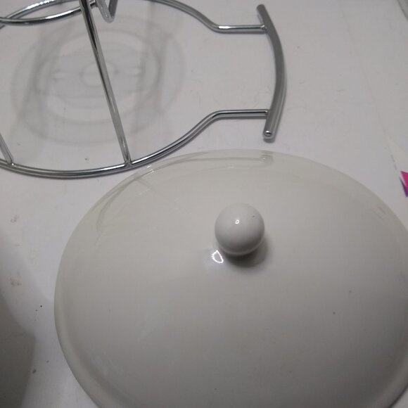 Godinger Natura 1 Qt. Covered Porcelain Baker With Warmer Stand - Picture 5 of 8